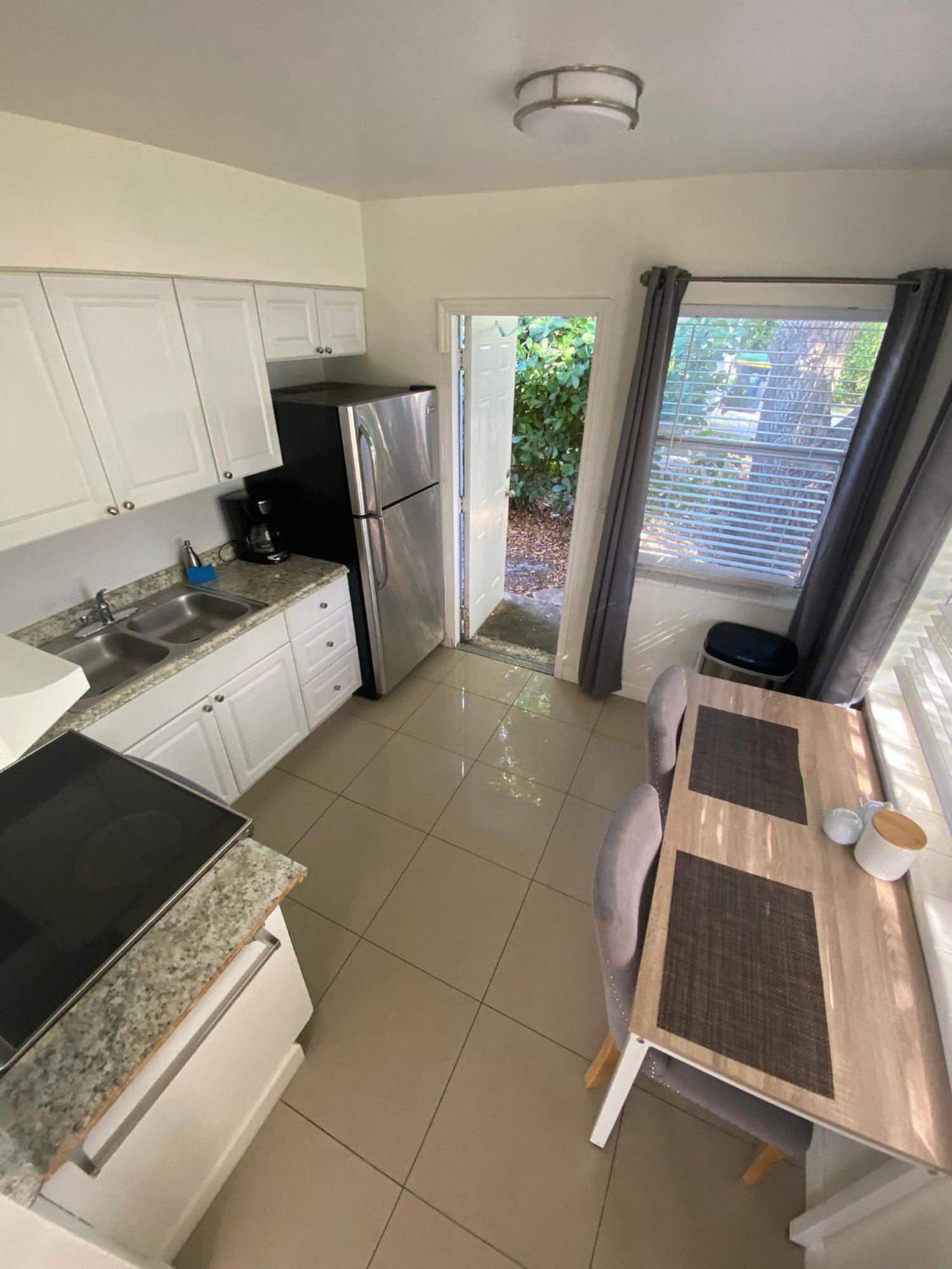 Sophisticated Dania Beach Suites Near The Beach Esterno foto